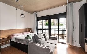 48 New Studio W Movie Screen, Fast Wifi And Balcony